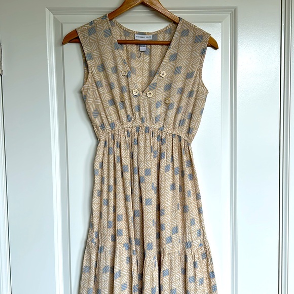 Sincerely Jules Maxi Dress XS Women's Sleeveless Tiered Beige Blue Geo Buttons - Picture 5 of 12
